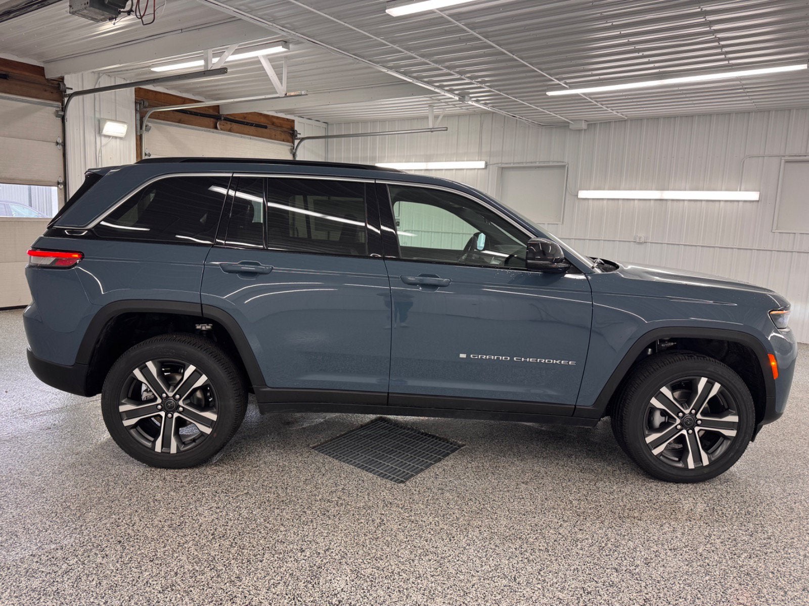 2027 Jeep Grand Cherokee Limited