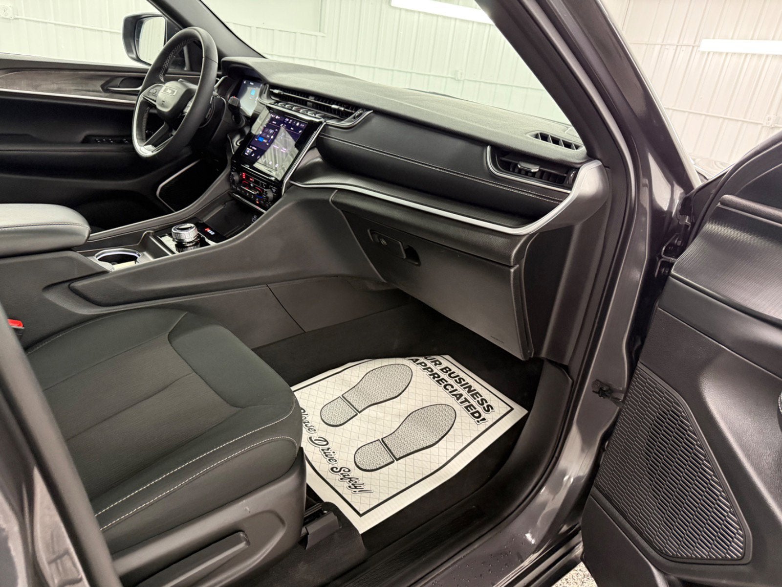 2025 Jeep Grand Cherokee L Laredo X