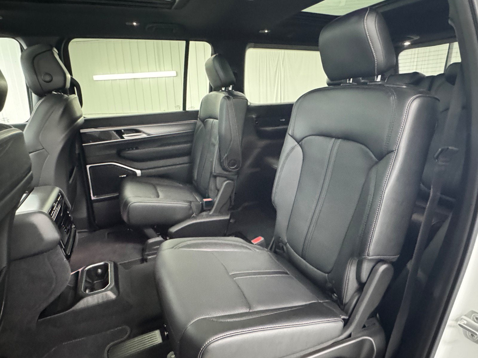 2024 Jeep Wagoneer Series II Carbide