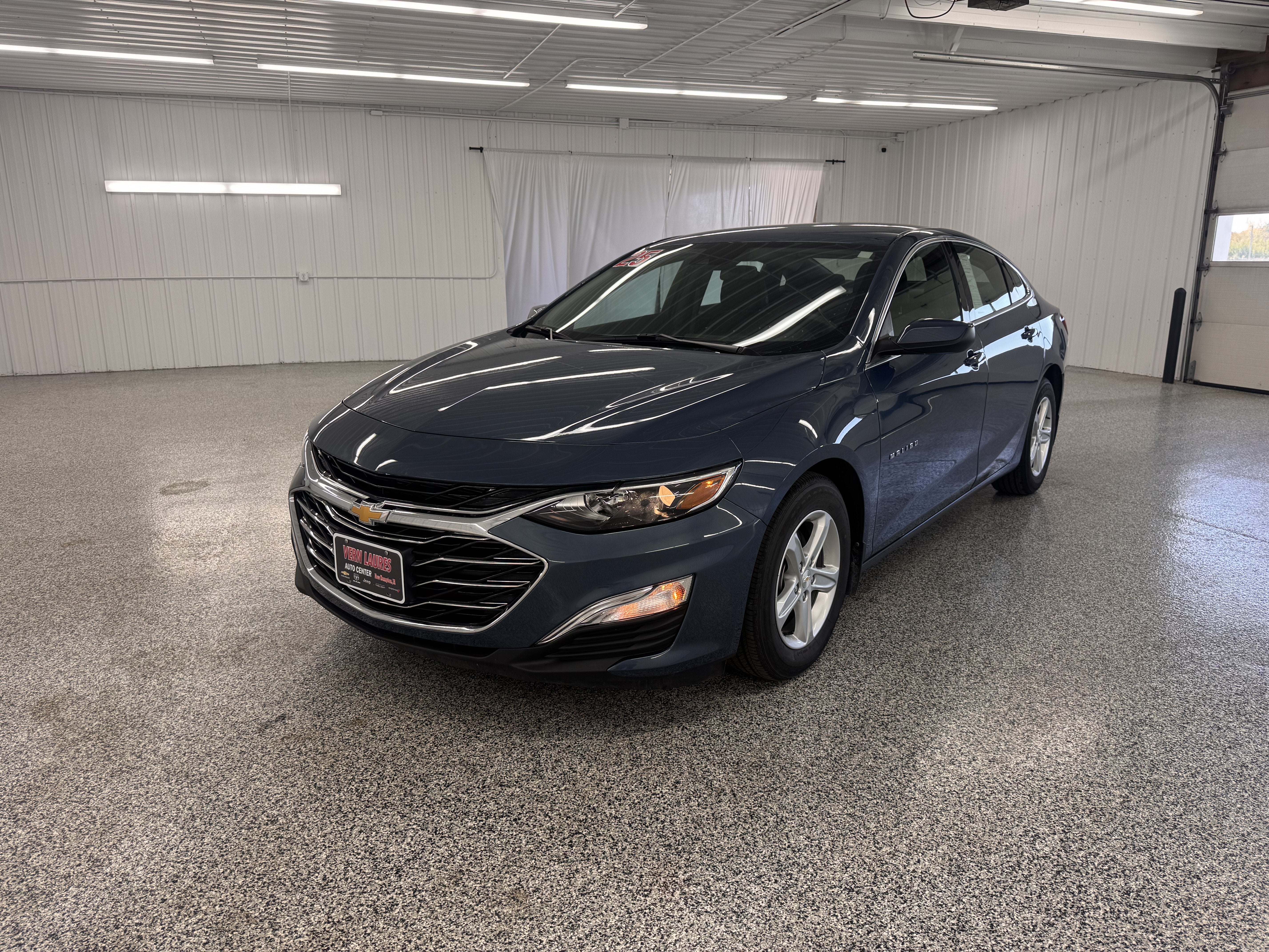 2025 Chevrolet Malibu LS