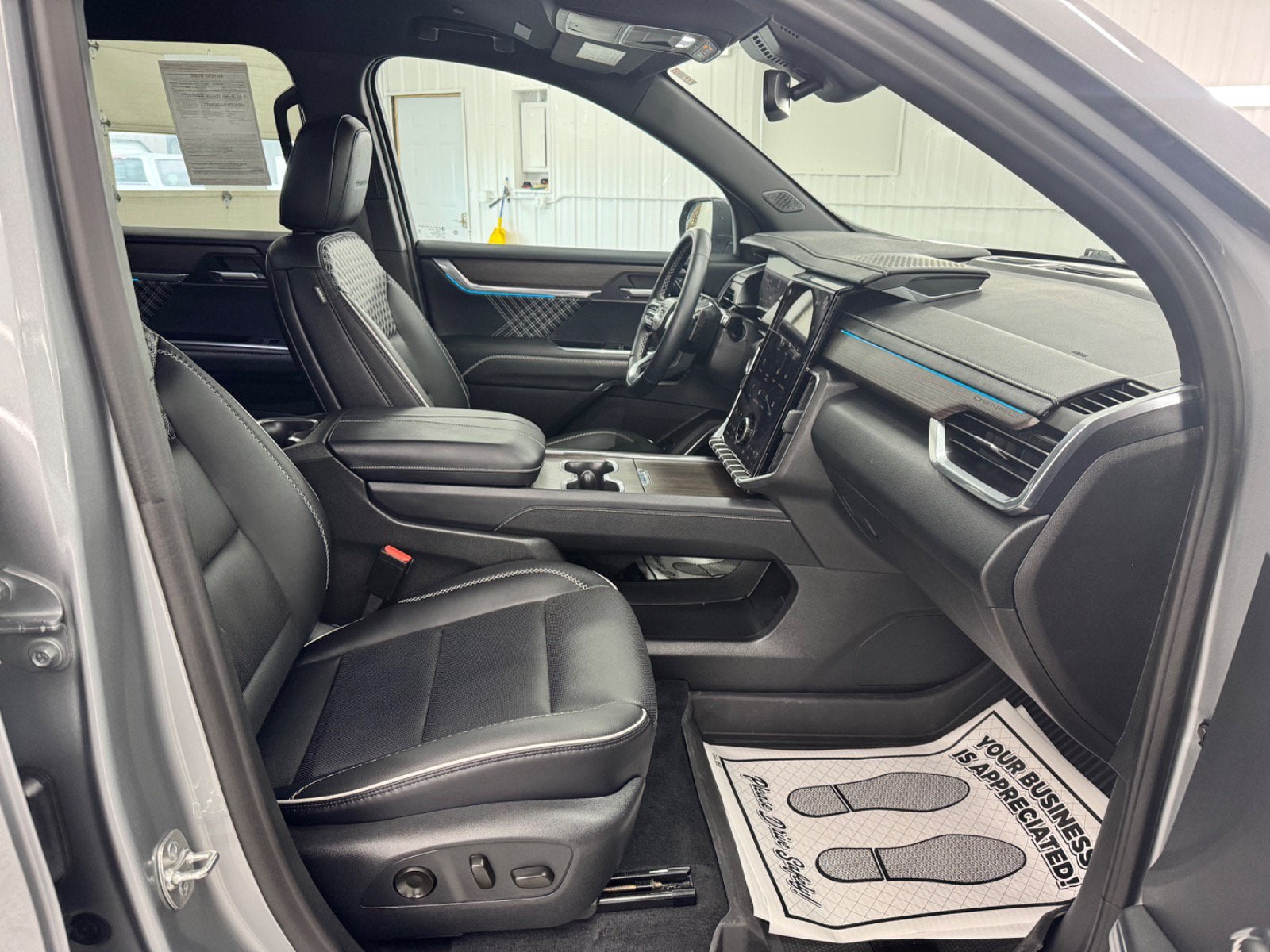 2024 GMC Acadia AWD Denali