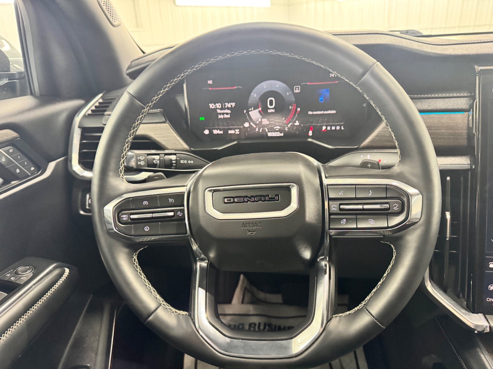 2024 GMC Acadia AWD Denali