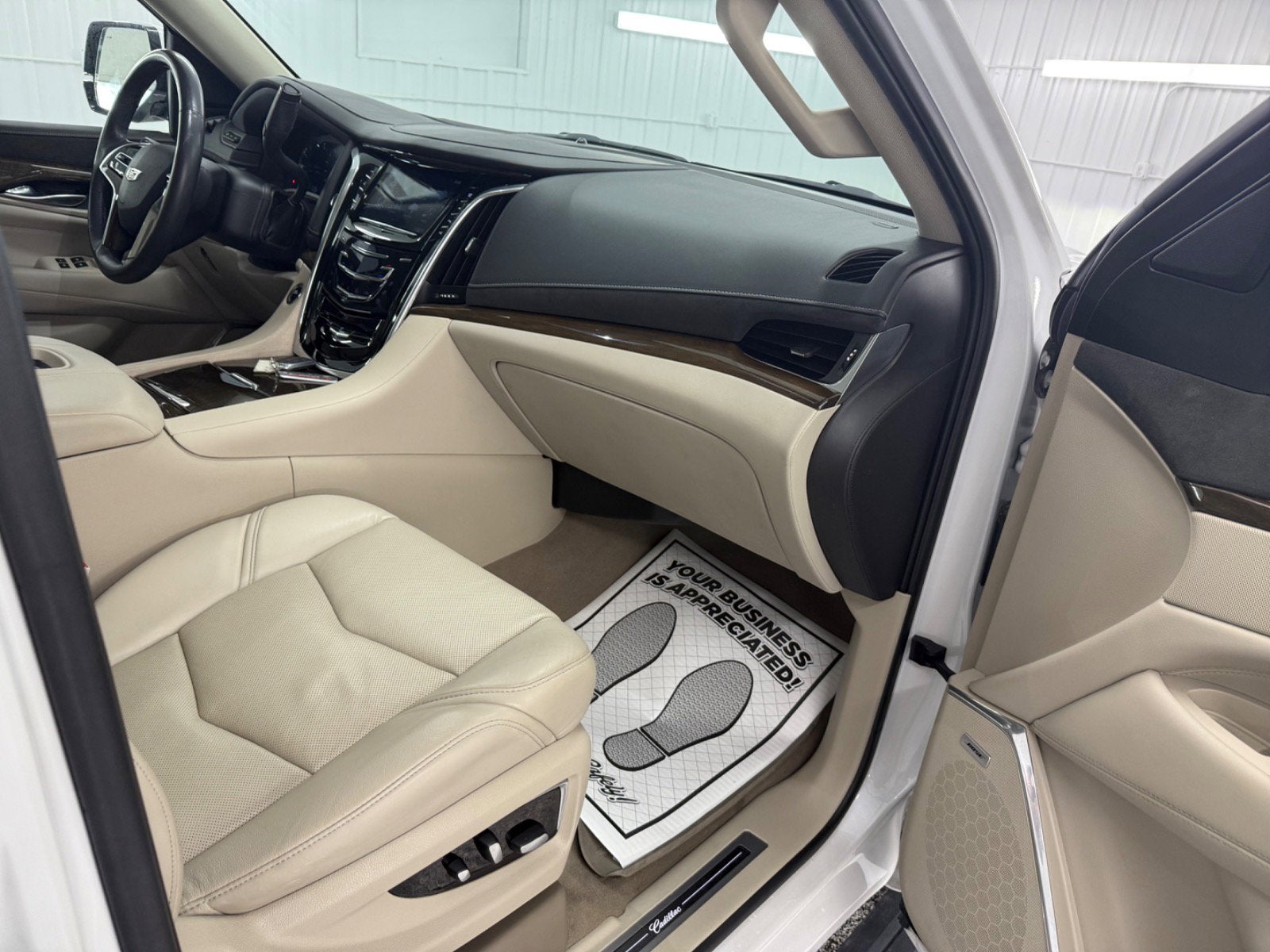 2020 Cadillac Escalade Premium Luxury