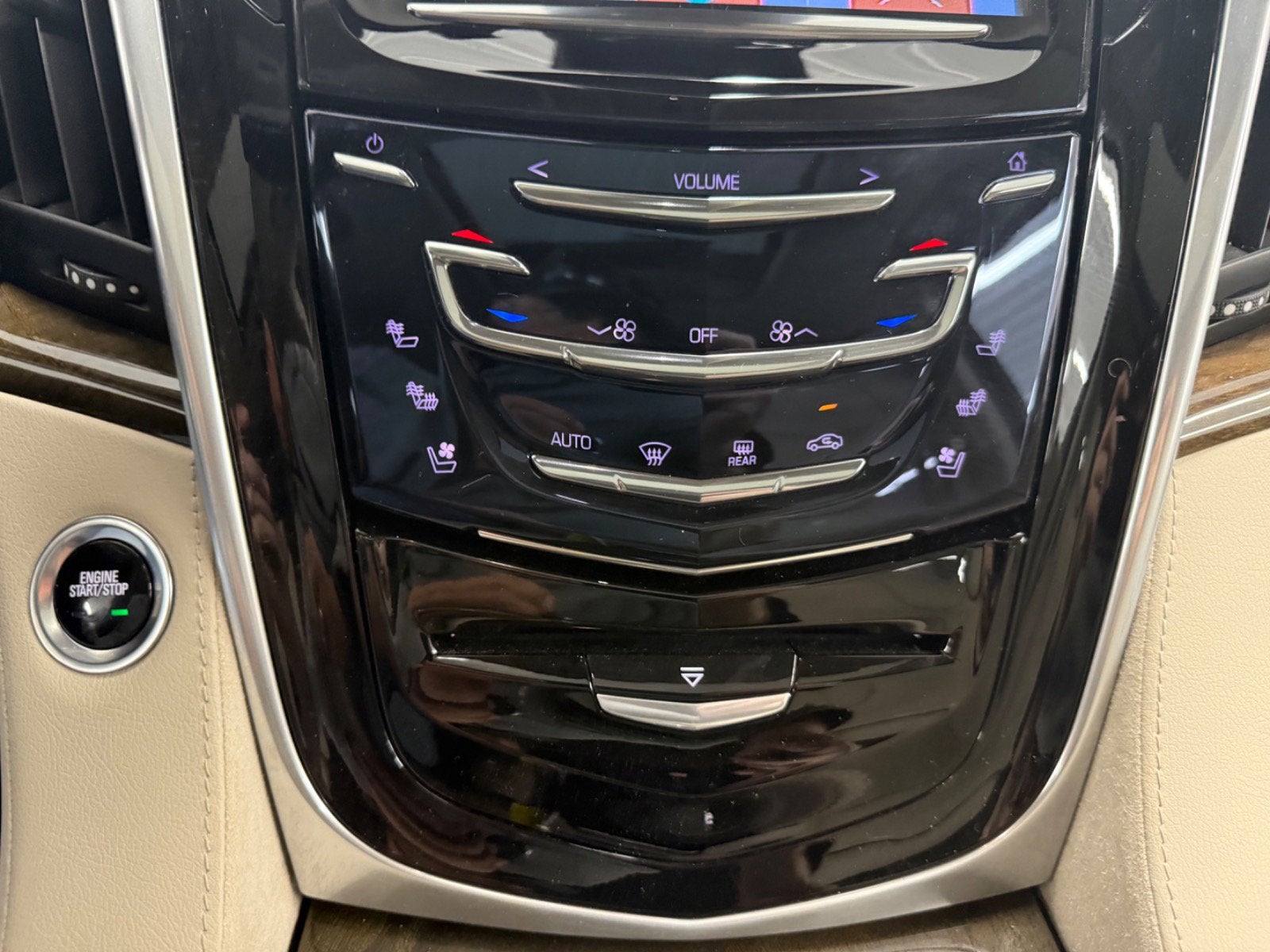 2020 Cadillac Escalade Premium Luxury