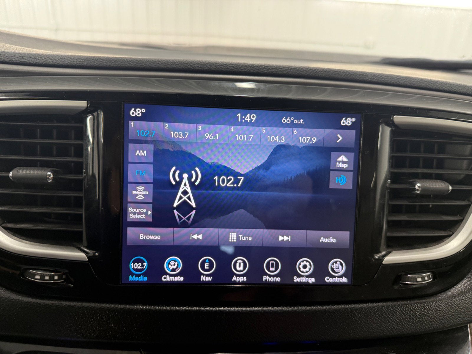 2020 Chrysler Pacifica Touring L