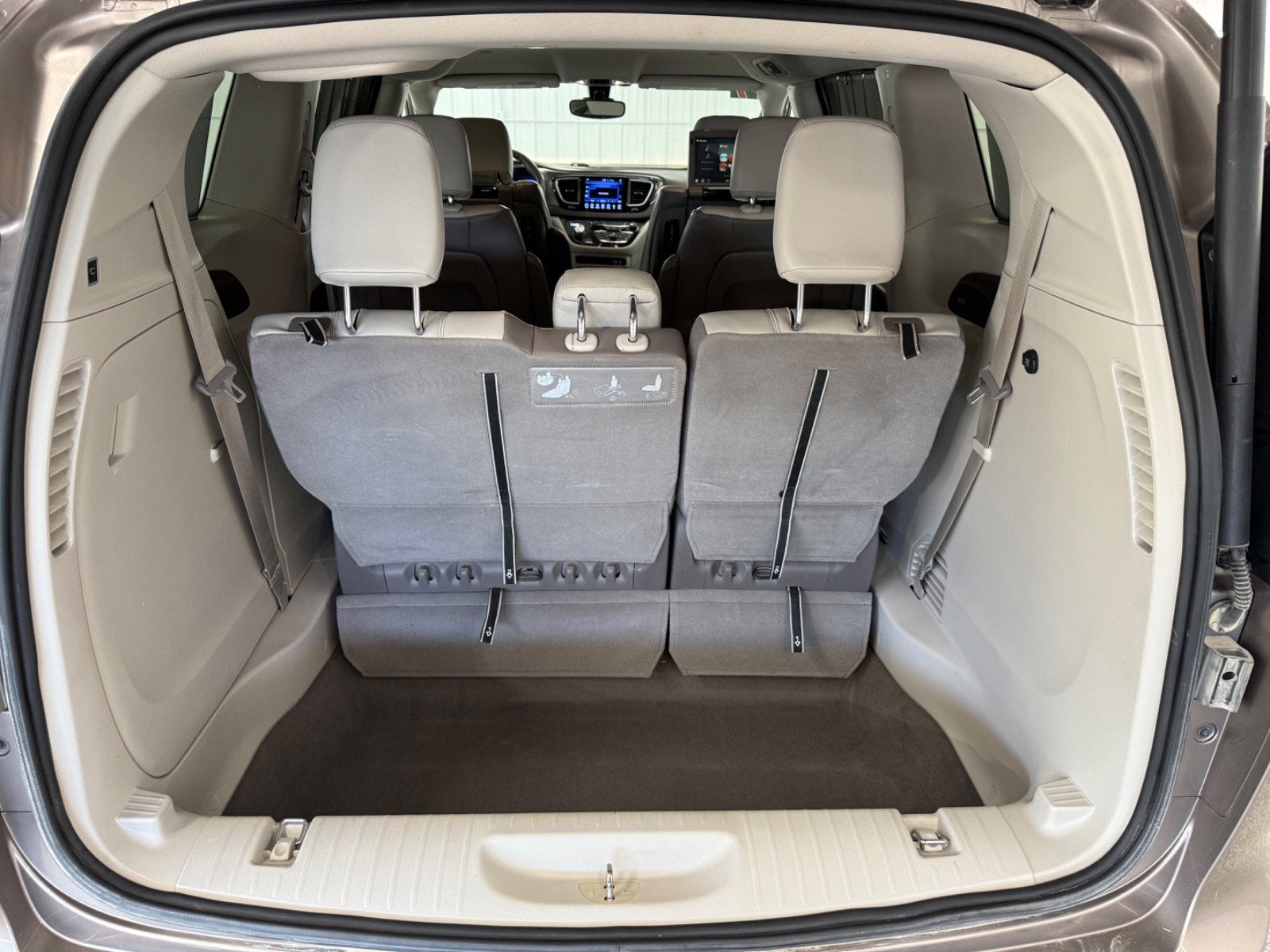 2017 Chrysler Pacifica Touring-L Plus