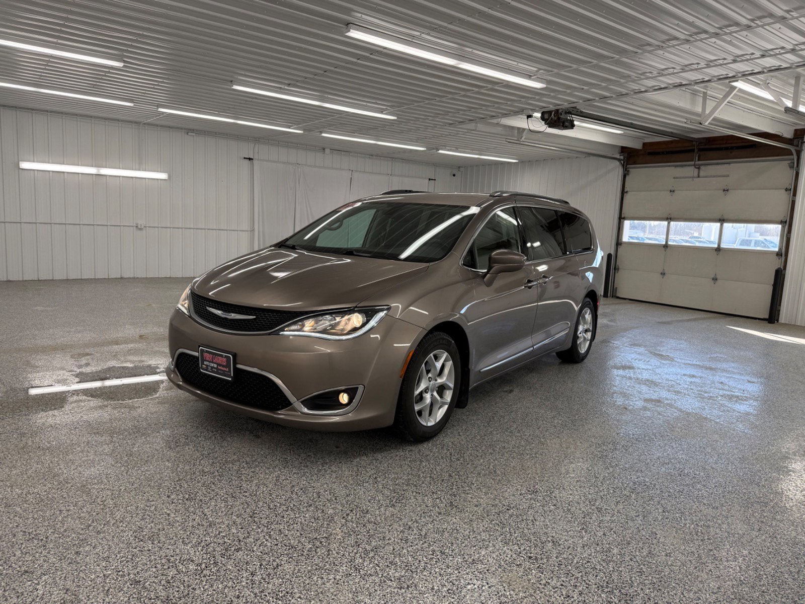 2017 Chrysler Pacifica Touring-L Plus