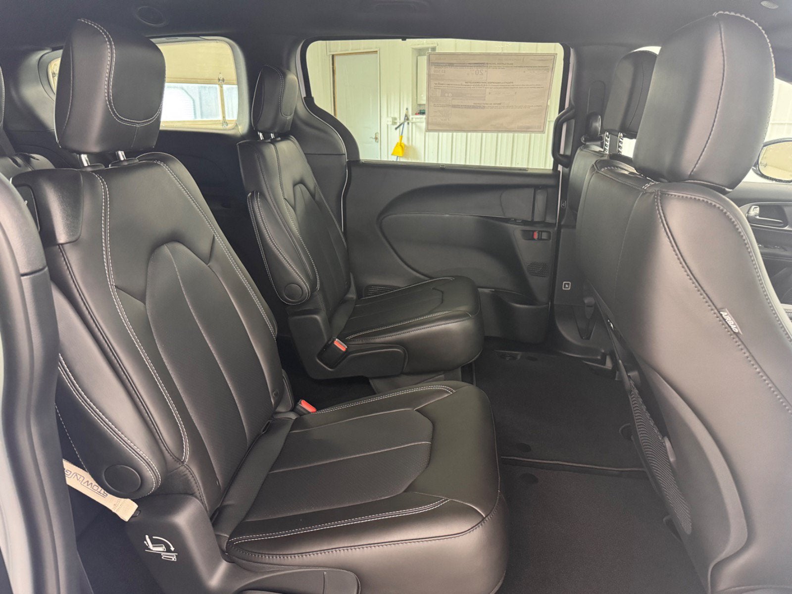 2027 Chrysler Pacifica Select