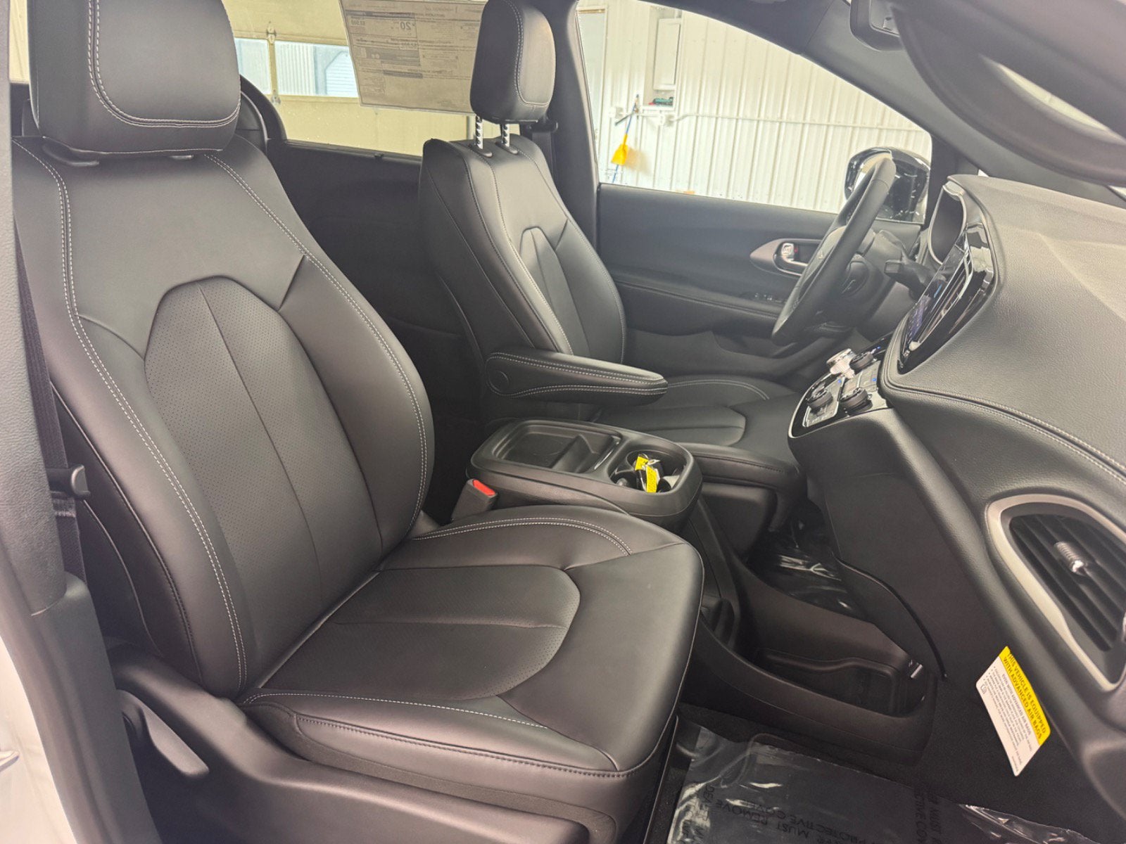 2027 Chrysler Pacifica Select