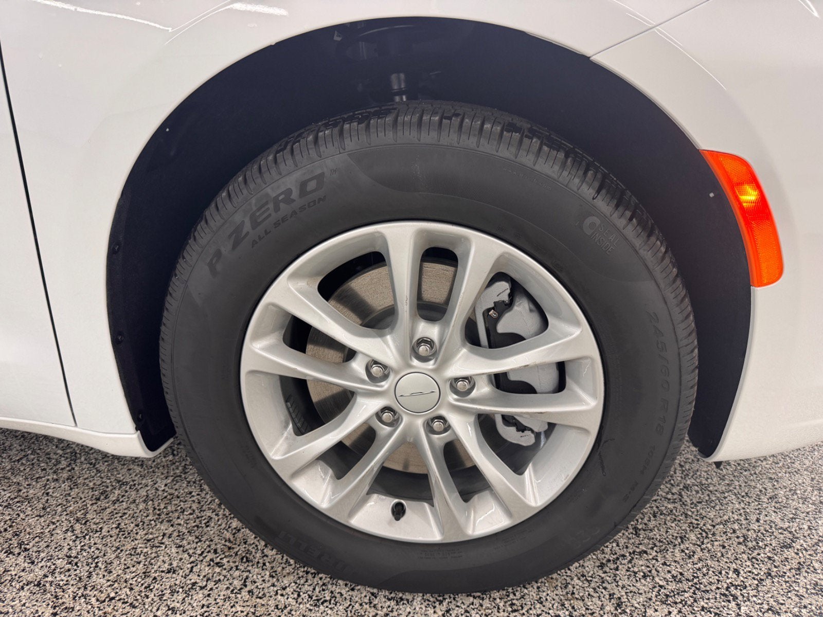 2027 Chrysler Pacifica Select