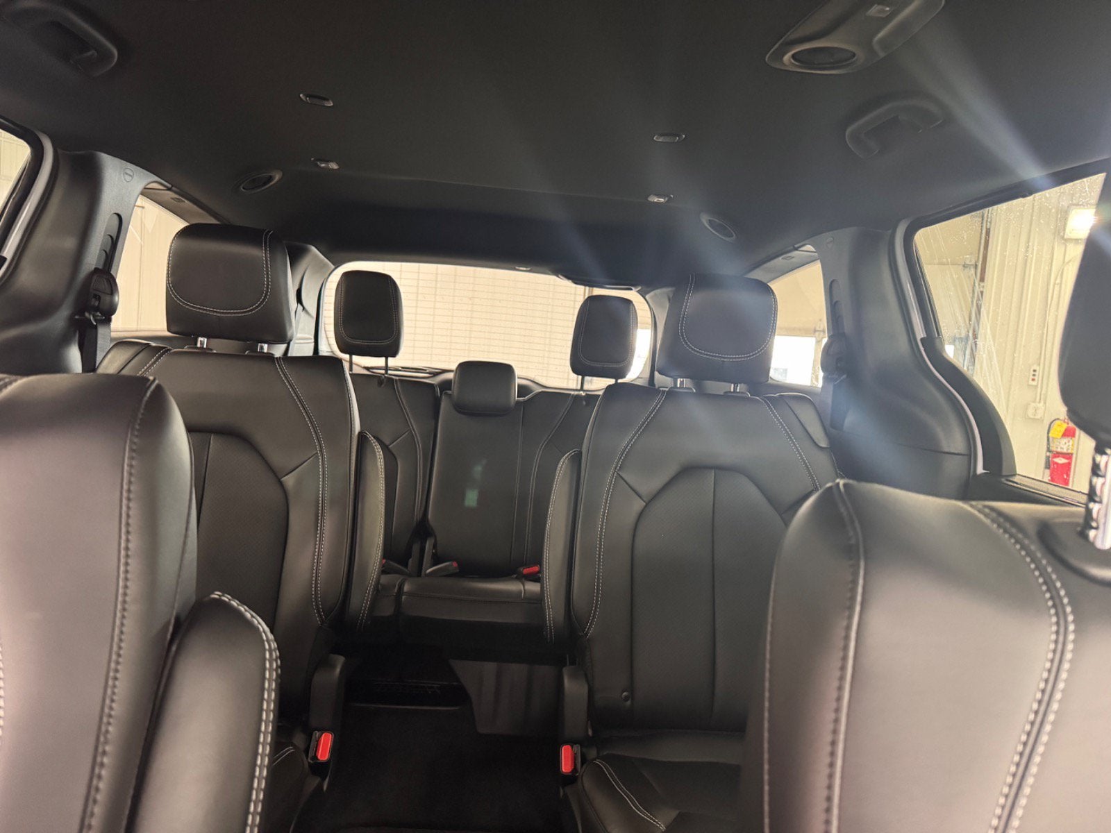 2027 Chrysler Pacifica Select