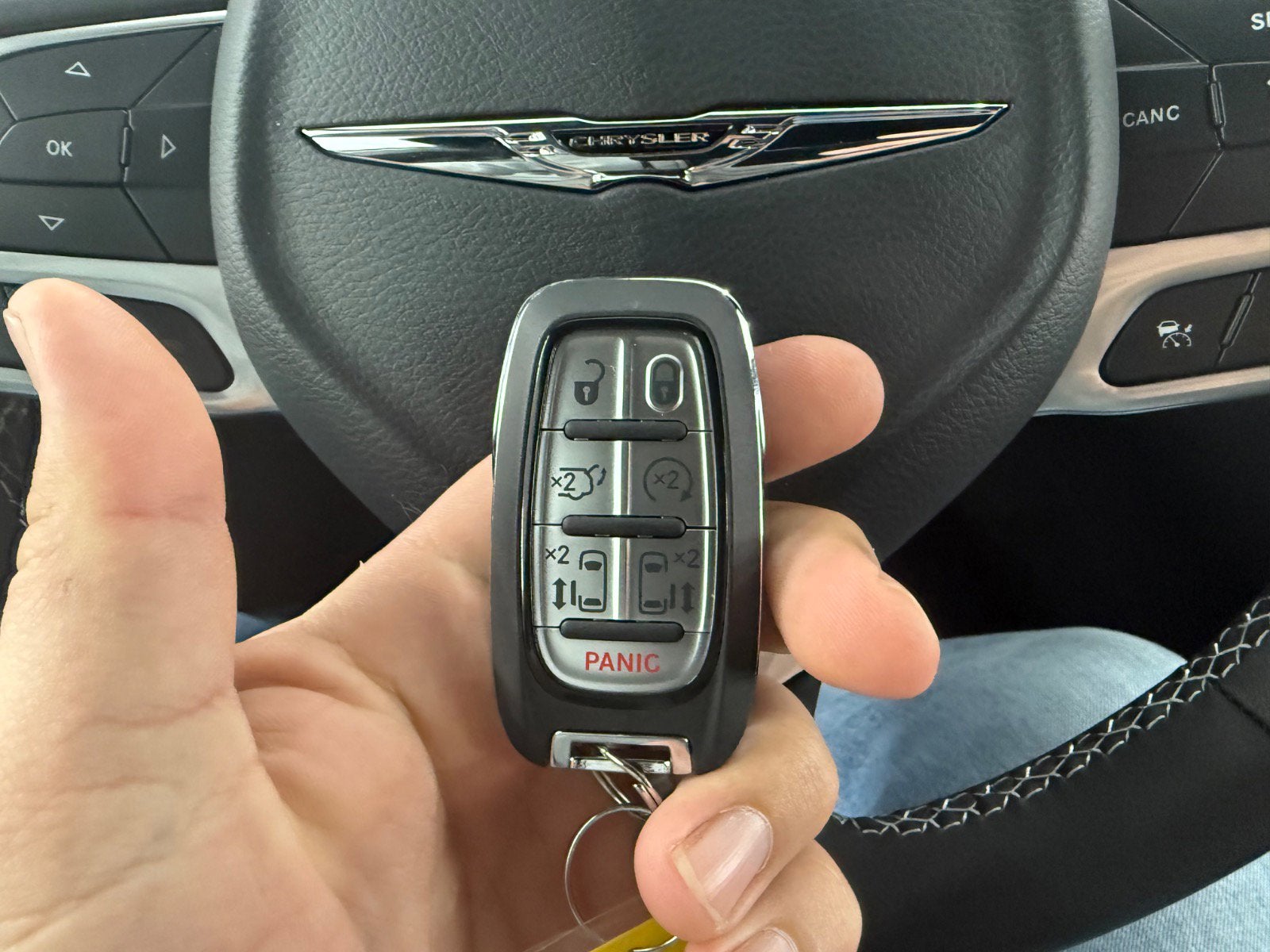 2026 Chrysler Pacifica Select