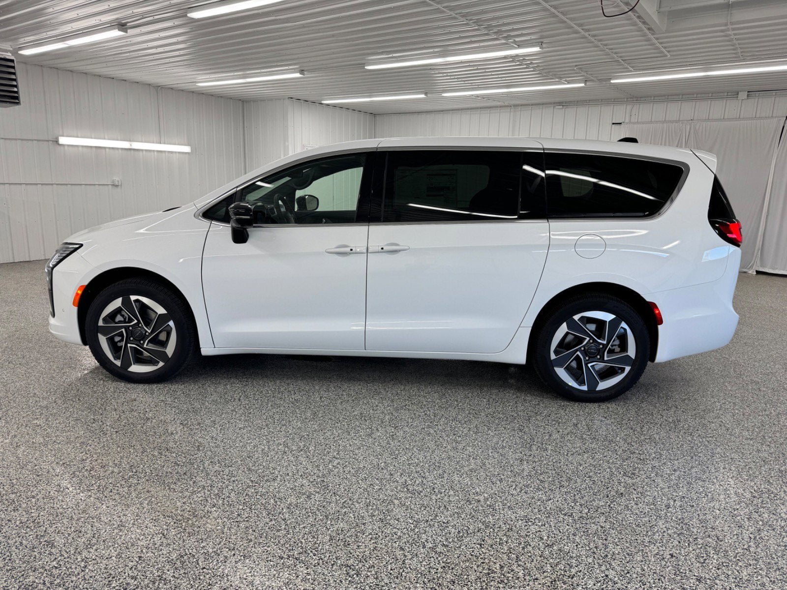 2027 Chrysler Pacifica Limited