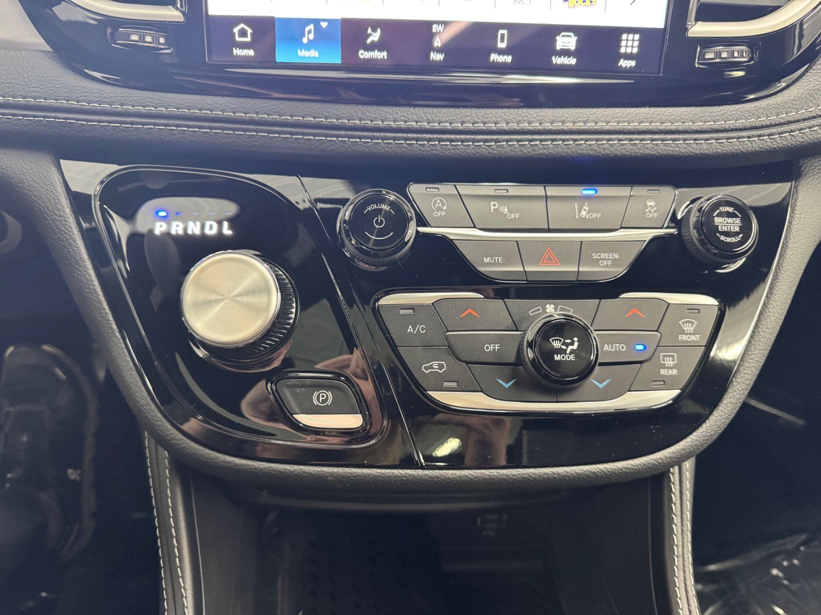 2027 Chrysler Pacifica Limited