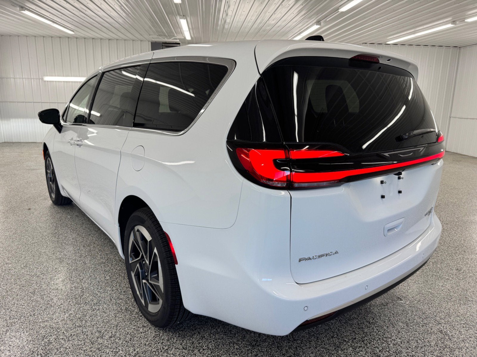 2027 Chrysler Pacifica Limited