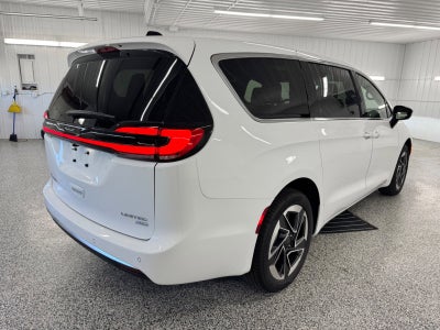 2027 Chrysler Pacifica Limited