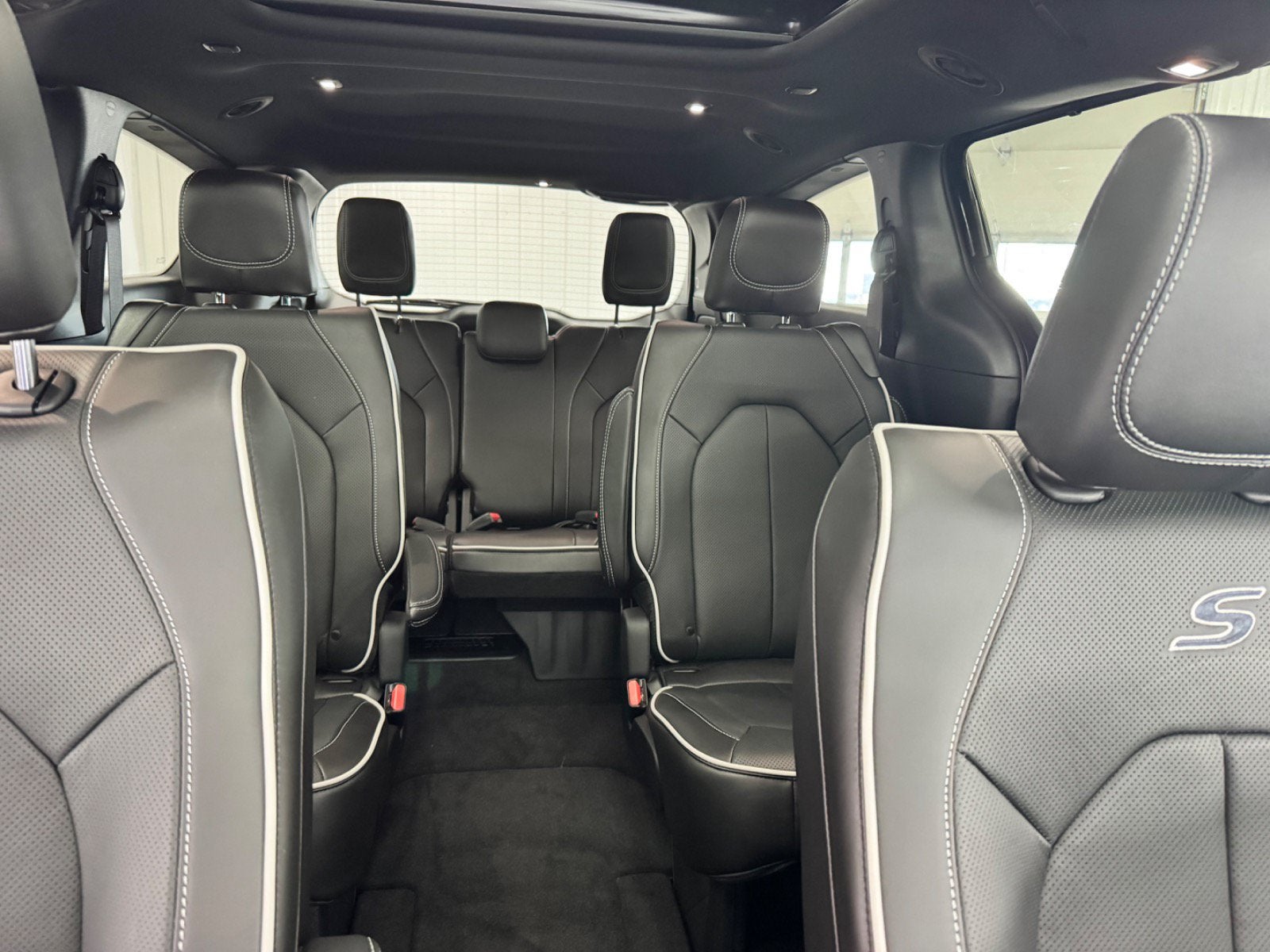 2027 Chrysler Pacifica Limited