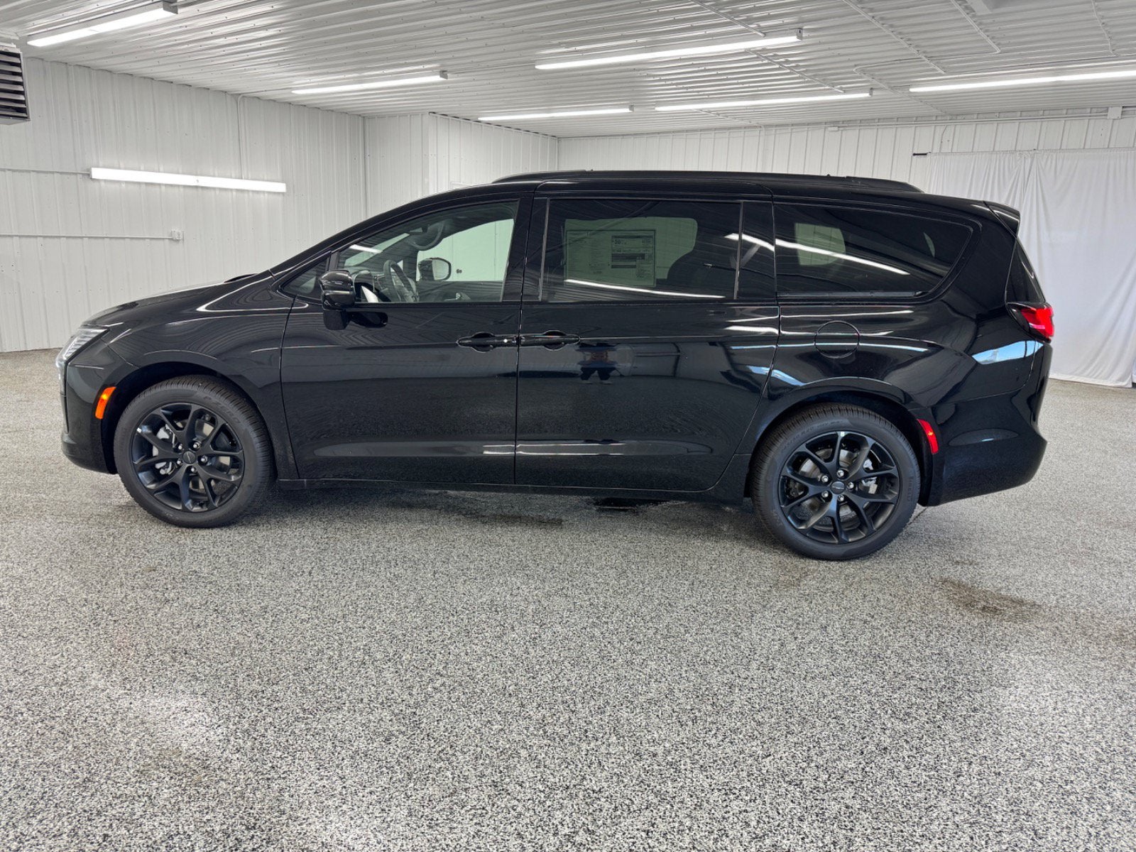 2027 Chrysler Pacifica Limited