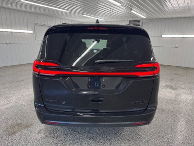 2027 Chrysler Pacifica Limited