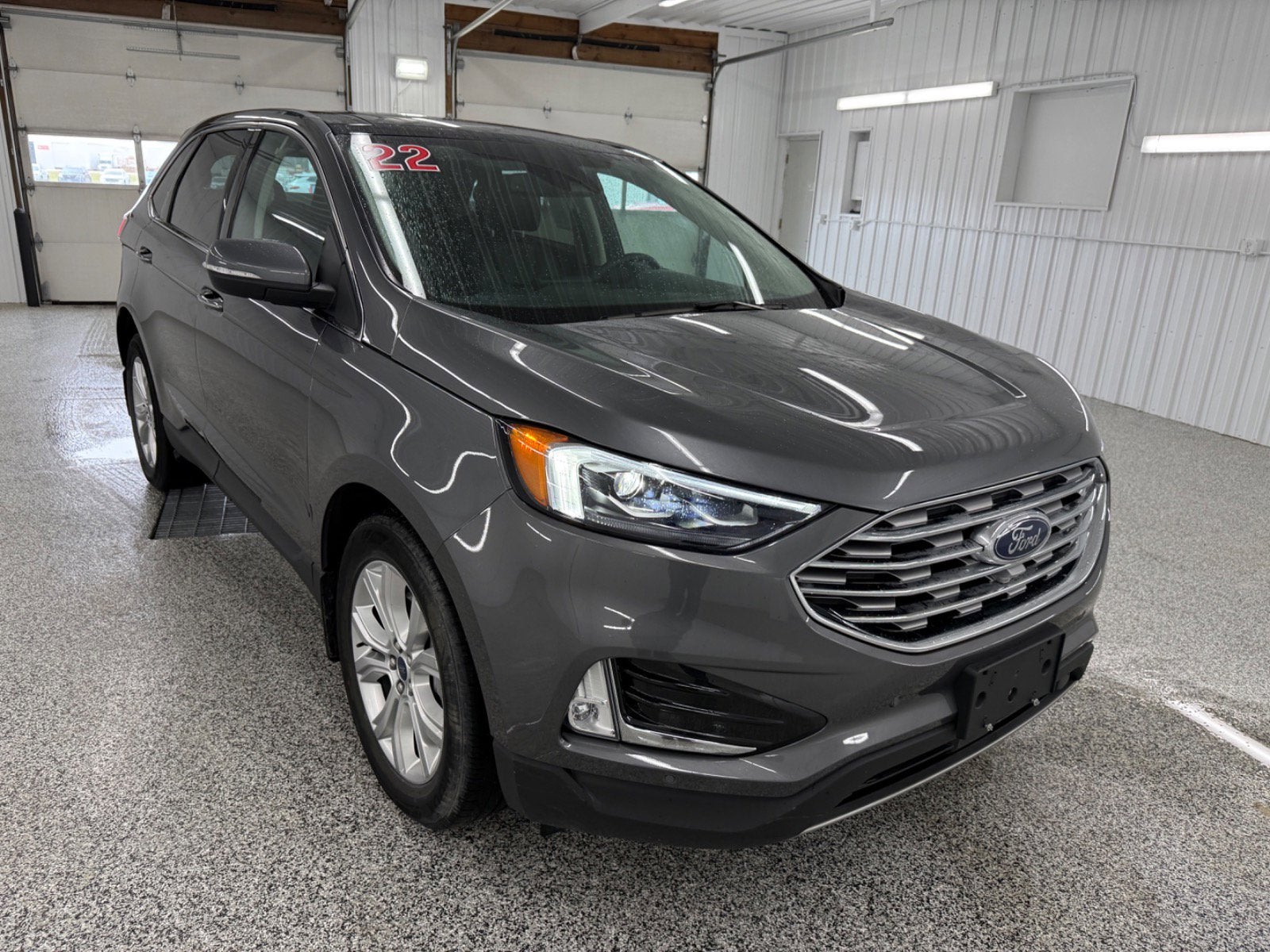 2022 Ford Edge Titanium