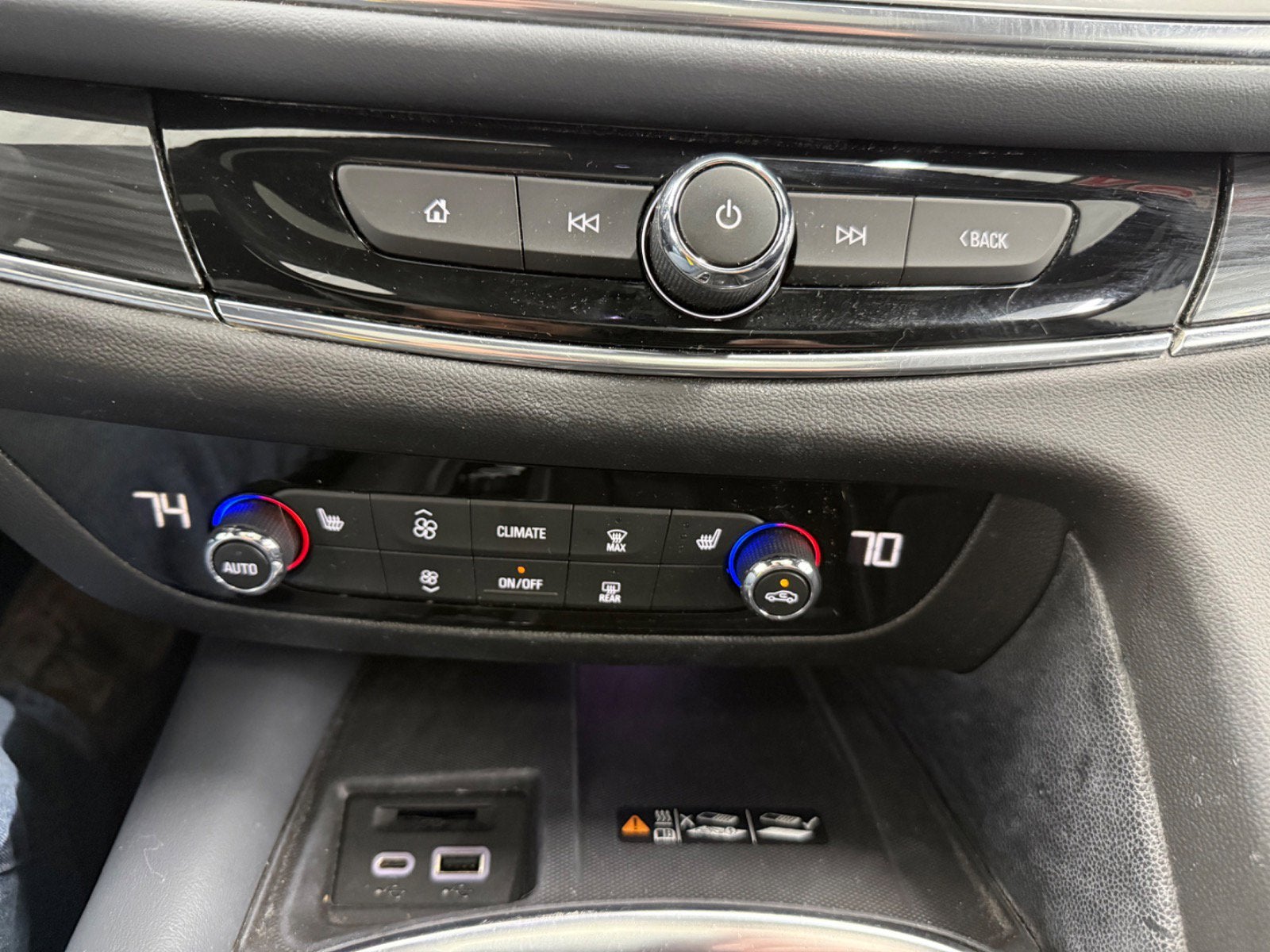 2024 Buick Enclave Essence