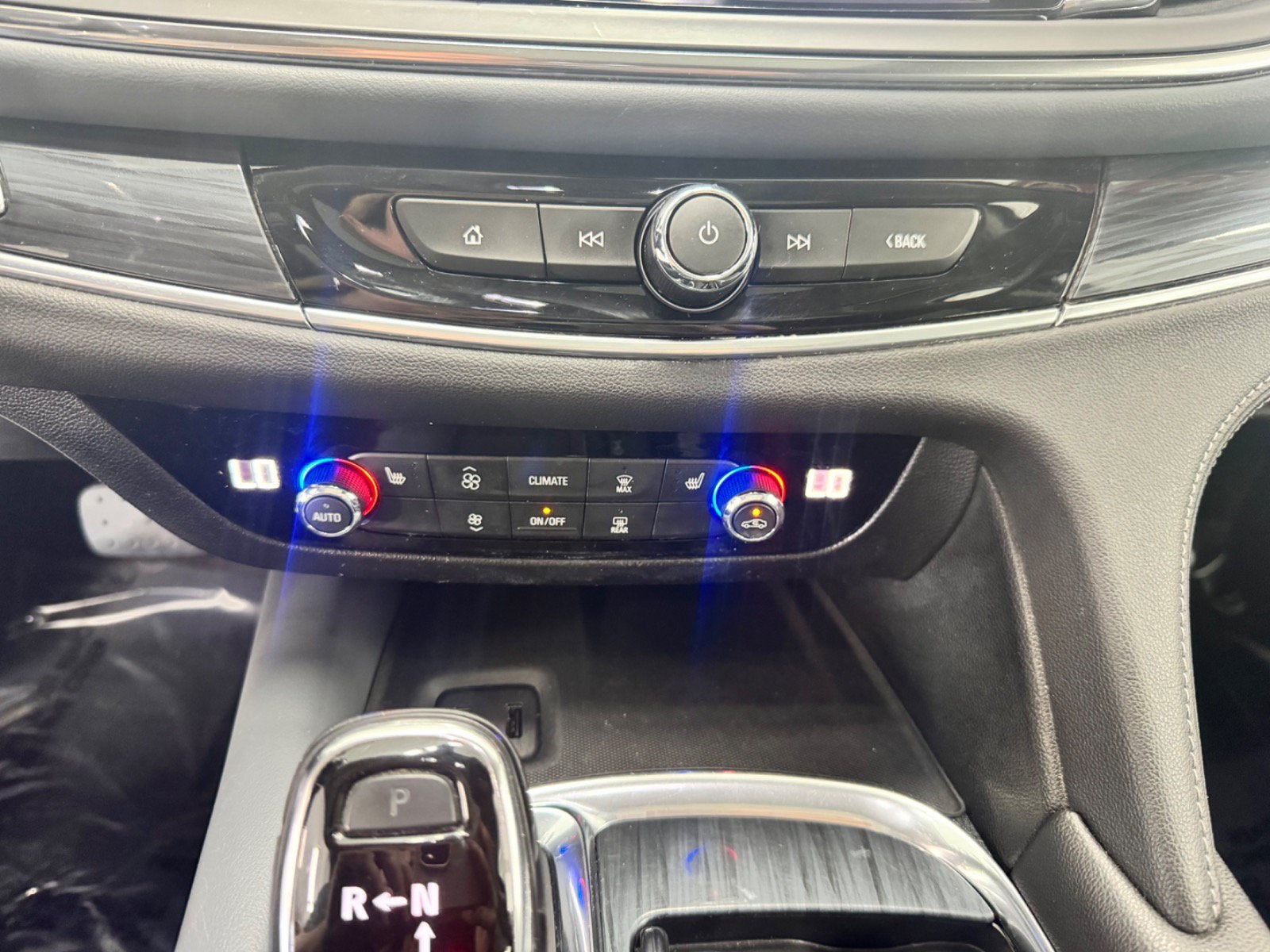 2019 Buick Enclave Essence