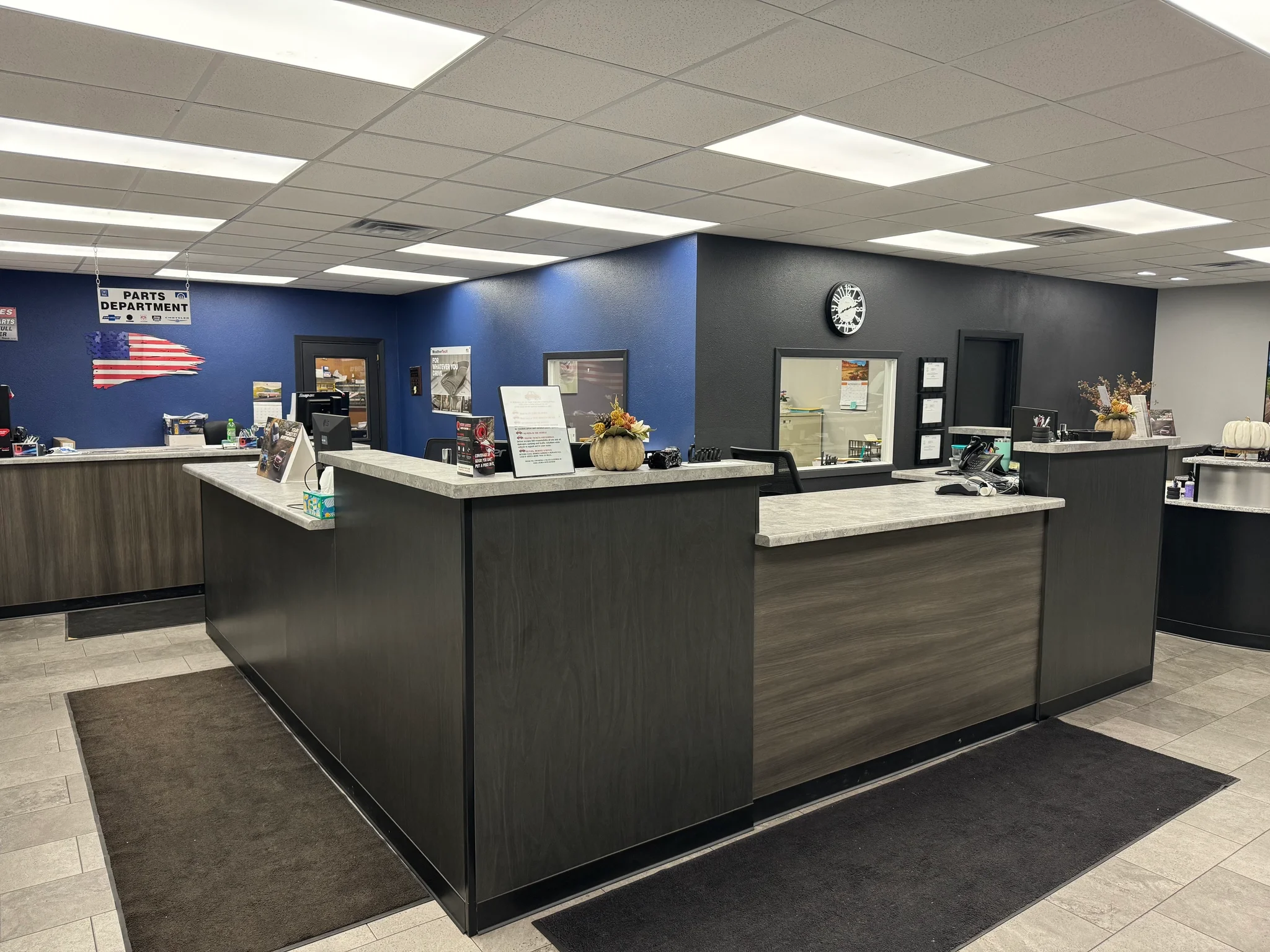 The service and parts department front desk at Vern Laures Auto Center